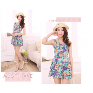 Đầm thun hoa dạo phố