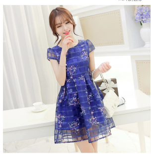 Đầm xòe in hoa tay con