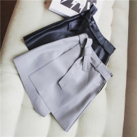 Chân váy da cắt xéo thời trang