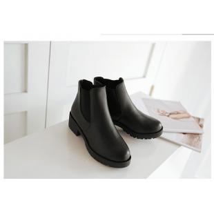 Giày boot cổ ngắn style