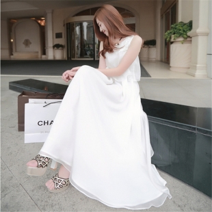 Maxi trắng vai hoa