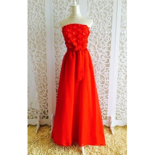 Đầm quây đỏ dự tiệc