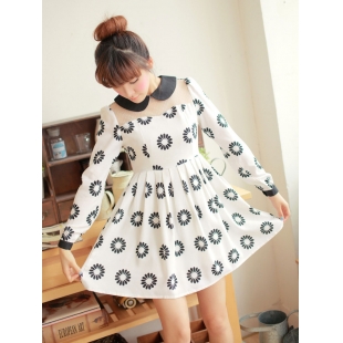 Đầm xòe hoa cúc cổ sen