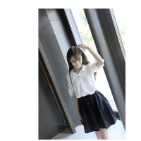 Áo sơ mi trắng tay xẻ