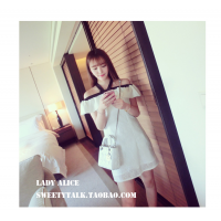 Đầm ren suông trể vai