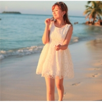 Đầm ren trắng vintage