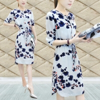 Đầm suông họa tiết hoa thắc eo