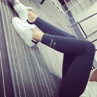 Quần legging in chữ thời trang
