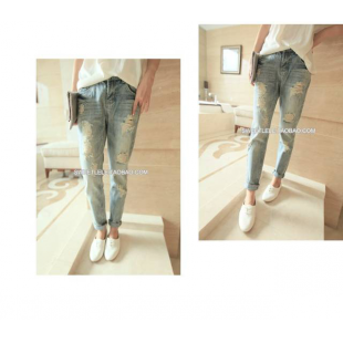 Quần jeans rách phom rộng