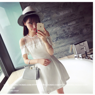 Đầm suông trể vai trắng