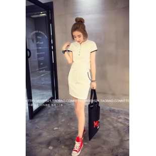 Bộ đầm thể thao trắng