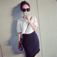 Áo ren cổ viền hoa