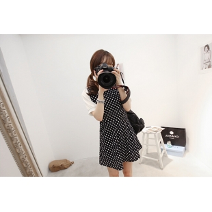 Đầm xòe chấm bi tay trắng