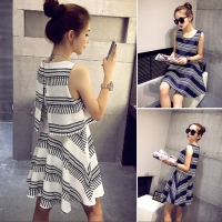 Đầm xòe phối sọc lưng xẻ