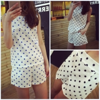 Set áo và quần short chấm bi